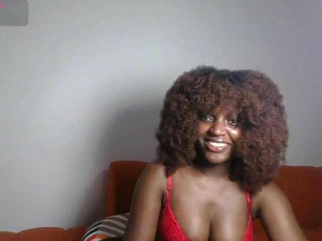 Petiteasshley live cam on BongaCams