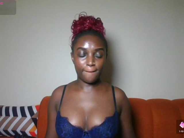 Petiteasshley live cam on BongaCams