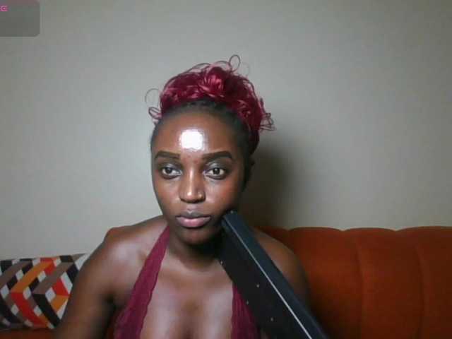 Petiteasshley live cam on BongaCams