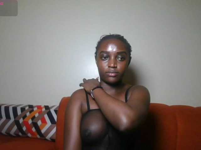 Petiteasshley live cam on BongaCams