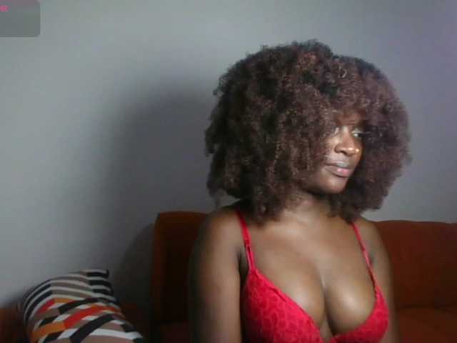 Petiteasshley live cam on BongaCams