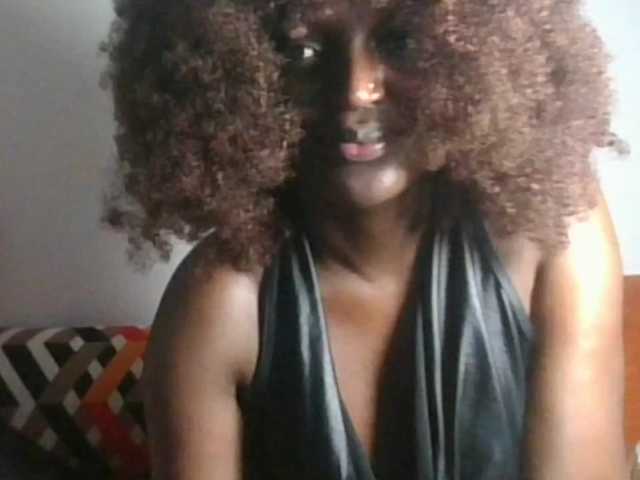 Petiteasshley live cam on BongaCams