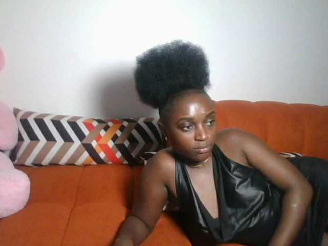 Petiteasshley live cam on BongaCams