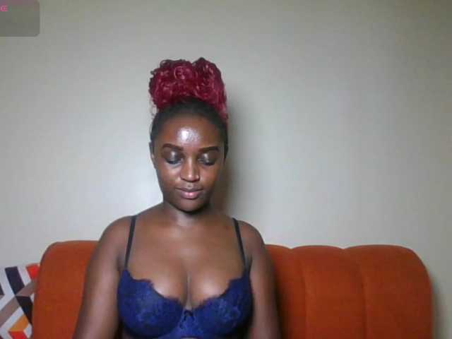 Petiteasshley live cam on BongaCams