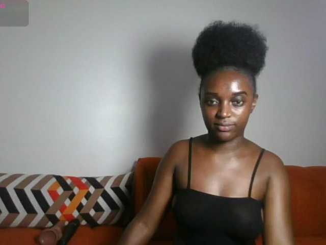 Petiteasshley live cam on BongaCams