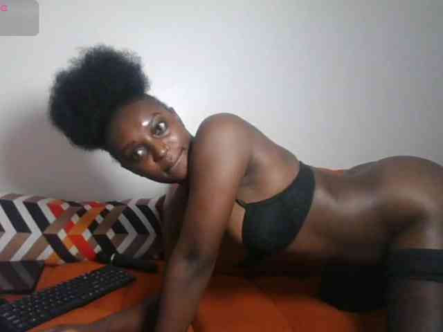 Petiteasshley Live Webcam on BongaCams