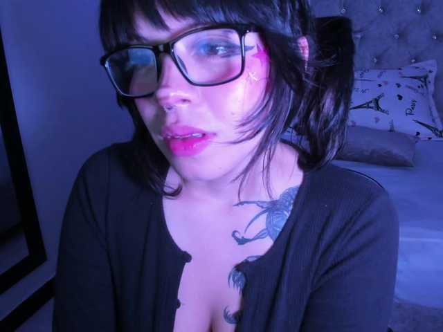 NatashaHotson's BongaCams show and profile