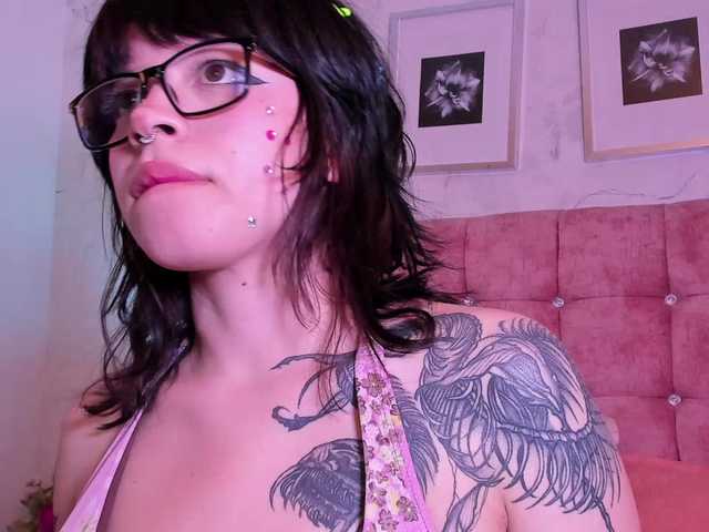 NatashaHotson's BongaCams show and profile