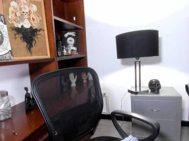 NatashaHotson's BongaCams show and profile