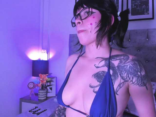 NatashaHotson's BongaCams show and profile