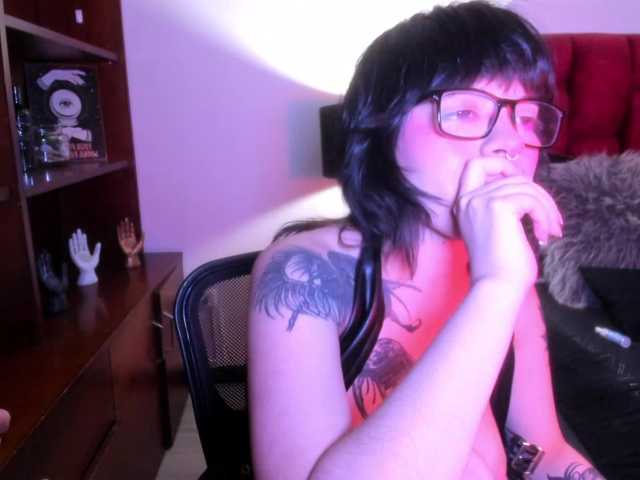 NatashaHotson's BongaCams show and profile