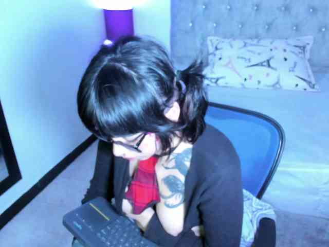 NatashaHotson webcam