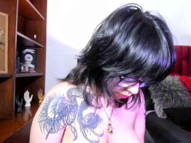 NatashaHotson webcam