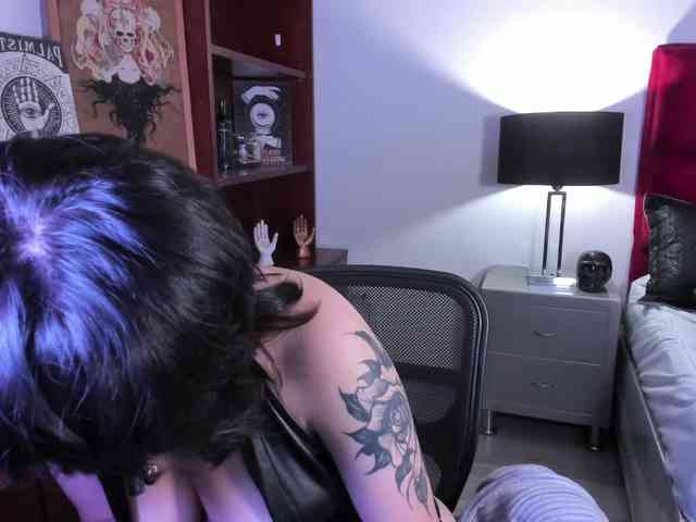 NatashaHotson webcam