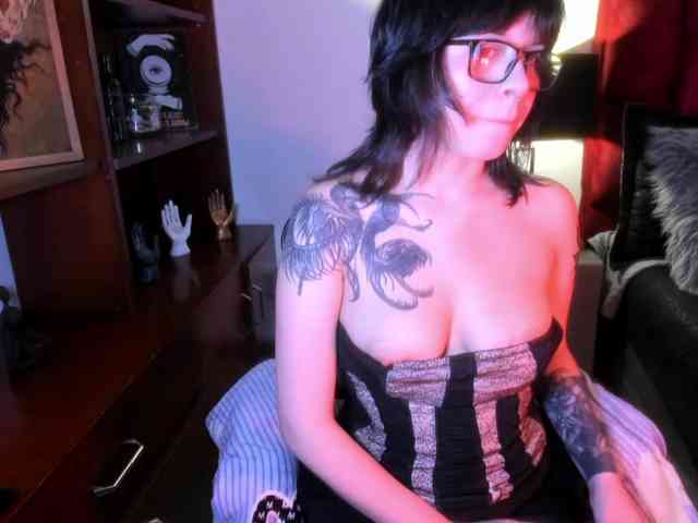 NatashaHotson webcam