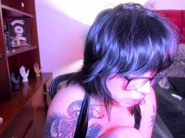 NatashaHotson webcam