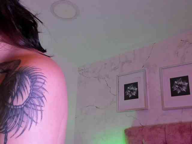 NatashaHotson webcam