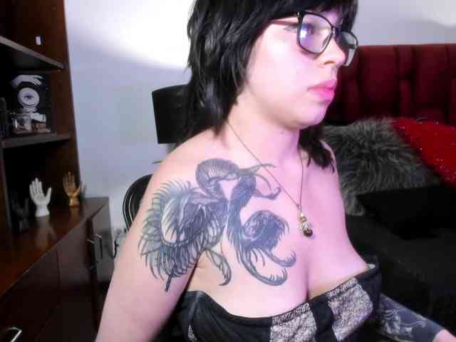 NatashaHotson webcam