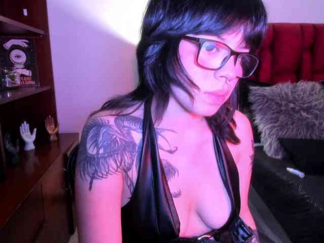 NatashaHotson webcam