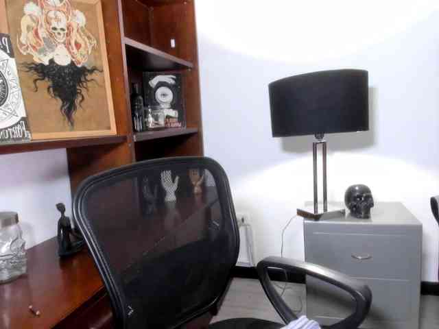 NatashaHotson webcam