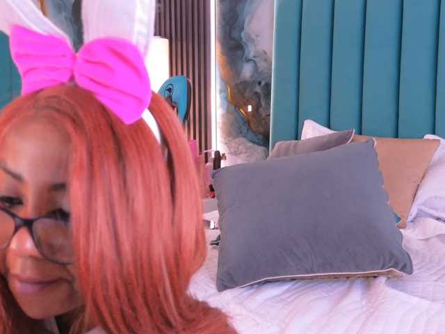 NinaCarter, en directo ahora en BongaCams