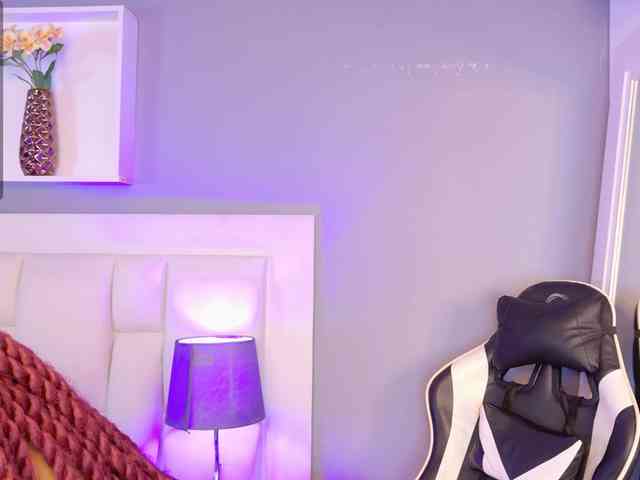 NinaCarter webcam