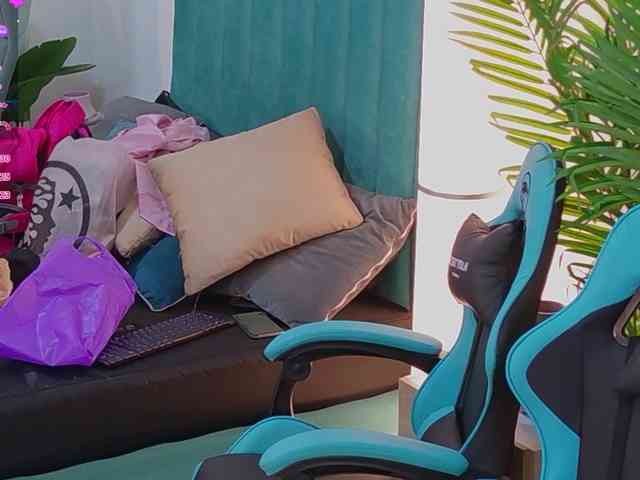 NinaCarter webcam