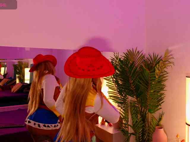 NinaCarter webcam