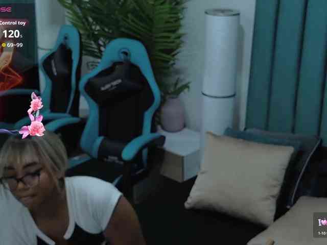 NinaCarter webcam
