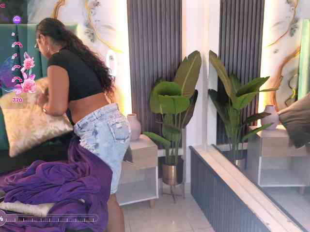 NinaCarter webcam