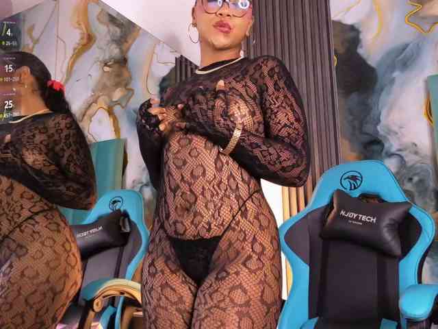 NinaCarter webcam