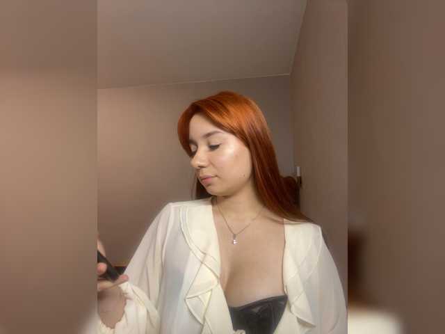 Juliaq live cam on BongaCams