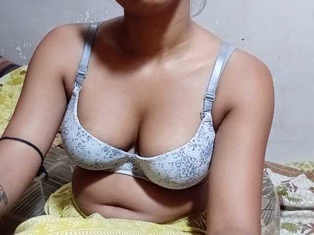 poulomidass live cam on BongaCams