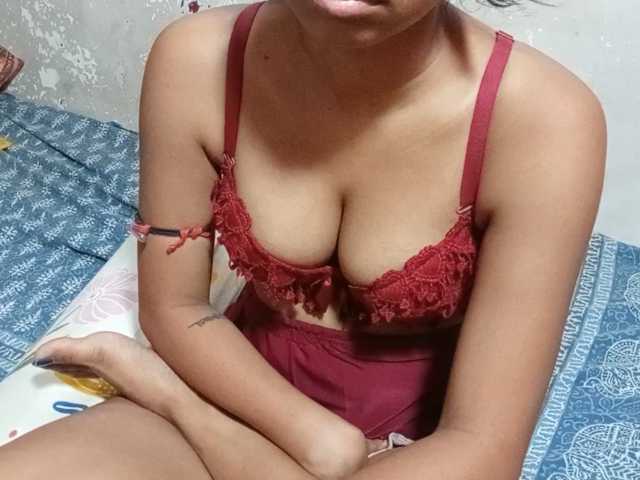 poulomidass live cam on BongaCams