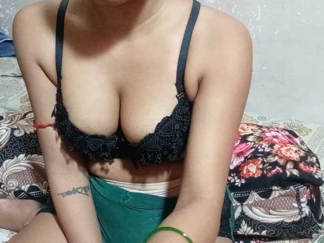poulomidass live cam on BongaCams