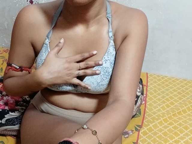 poulomidass live cam on BongaCams