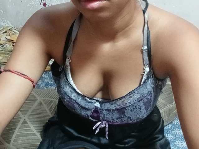 poulomidass live cam on BongaCams
