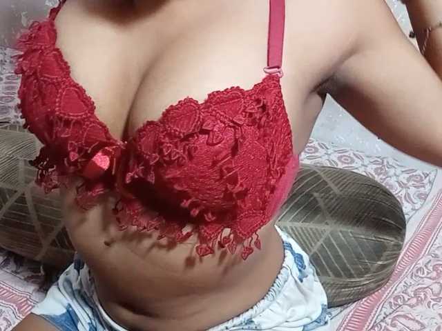 poulomidass live cam on BongaCams
