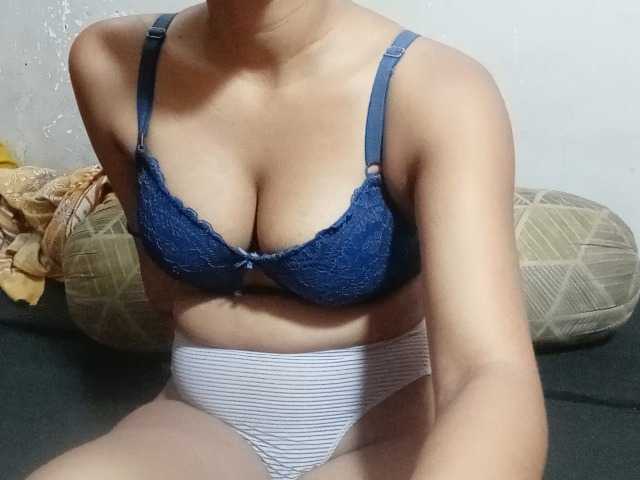 poulomidass live cam on BongaCams
