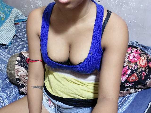 poulomidass live cam on BongaCams