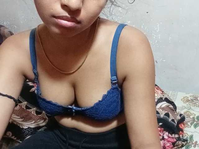 poulomidass live cam on BongaCams
