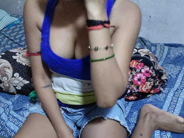 poulomidass live cam on BongaCams