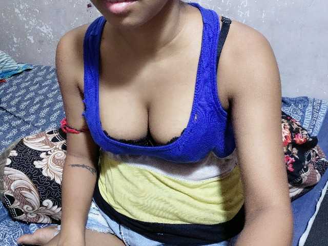 poulomidass live cam on BongaCams
