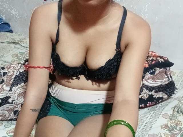 poulomidass live cam on BongaCams