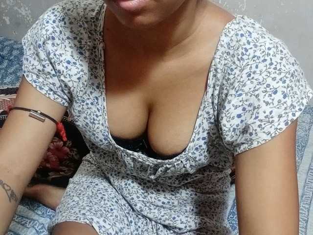 poulomidass live cam on BongaCams