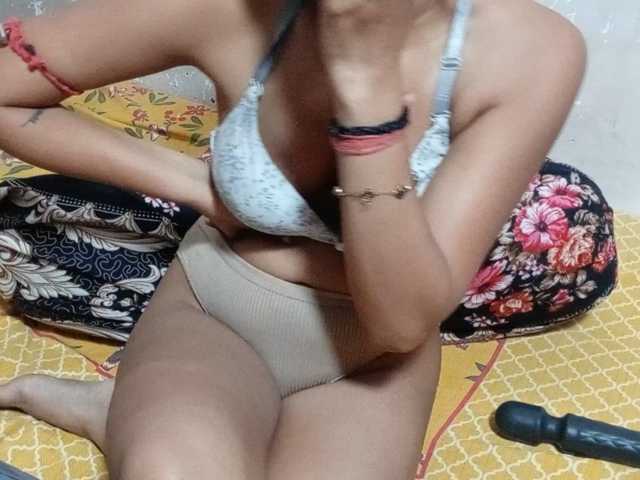 poulomidass live cam on BongaCams