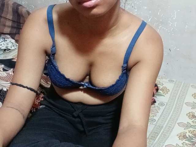 poulomidass live cam on BongaCams