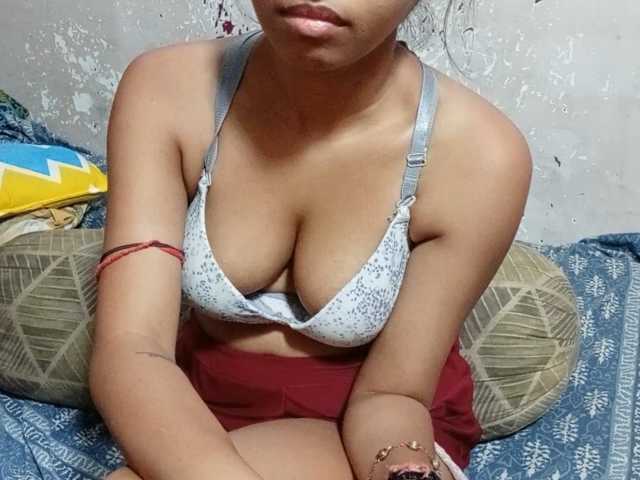 poulomidass, live now on BongaCams