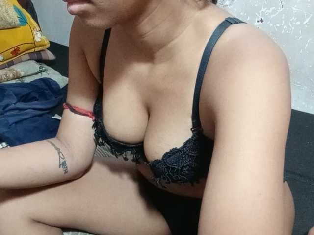 poulomidass live cam on BongaCams