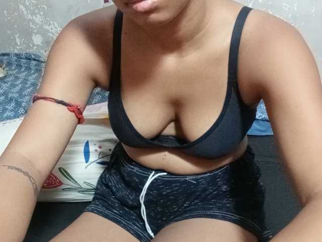 poulomidass live cam on BongaCams